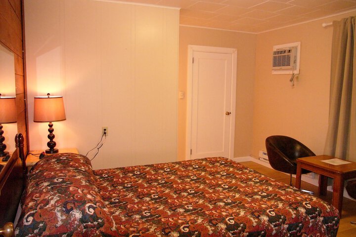 Room 82 of 99
