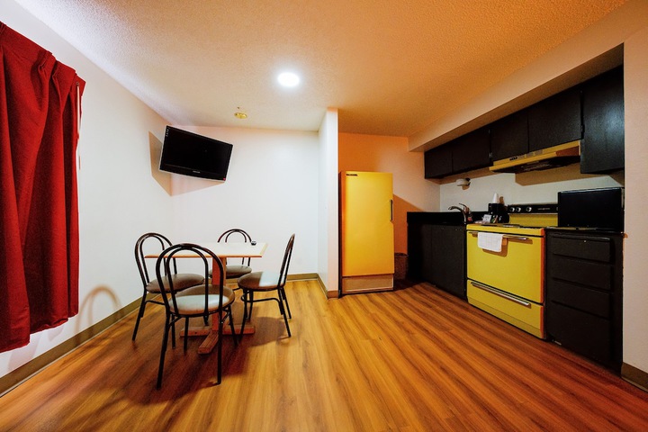 Room 106 of 123