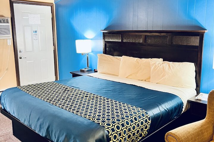 Room 17 of 32
