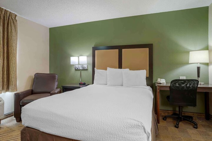 Room 14 of 24