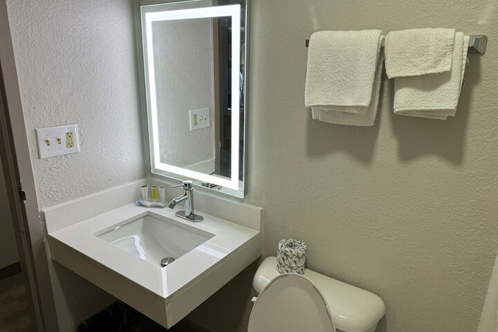 Room 8 of 26