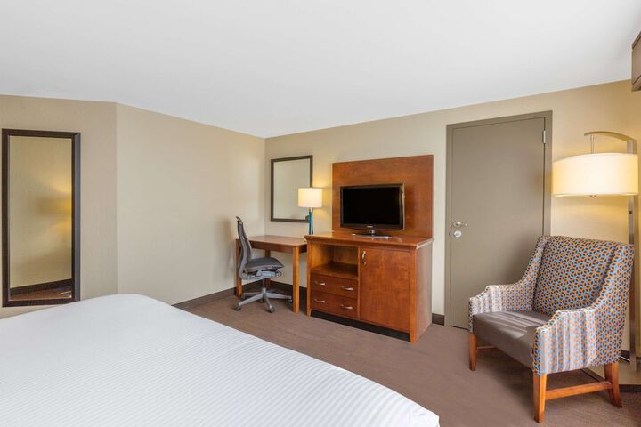 Room 33 of 56