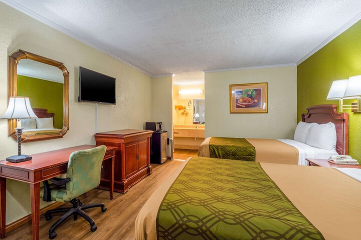 Room 9 of 15