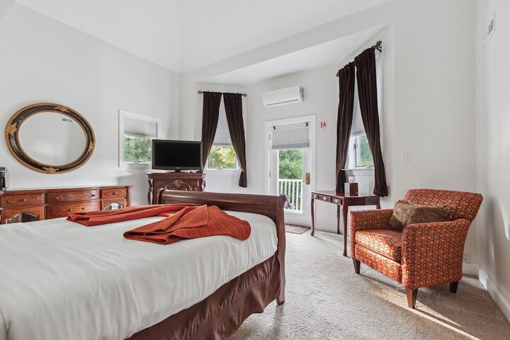 The Columbia Inn at Peralynna Manor