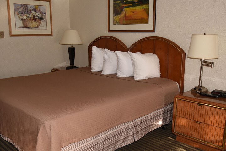 Room 18 of 34