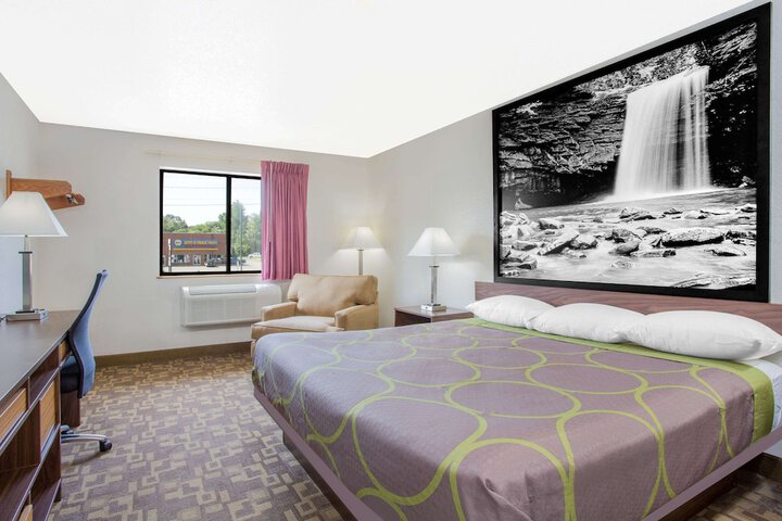 Room 8 of 21