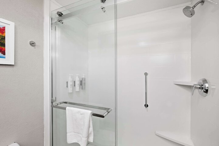 Room 15 of 30