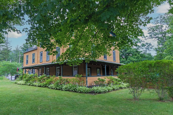 The Woodbine Inn