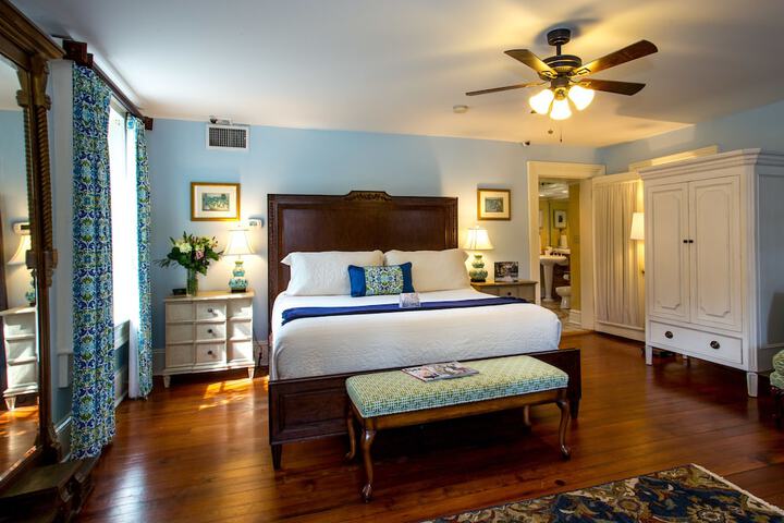 Room 136 of 158