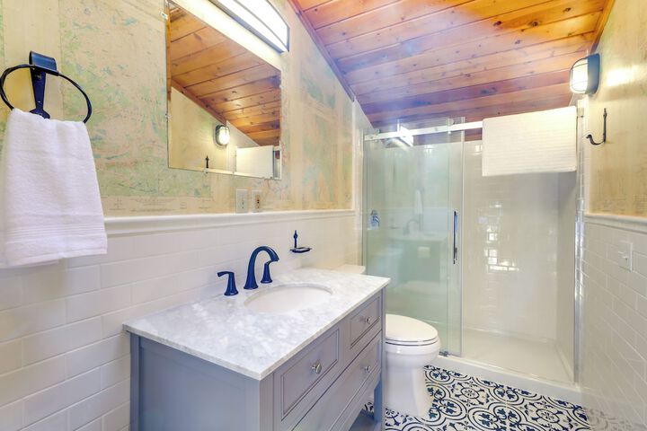 Spacious Pinedale Home w / Mountain Range View