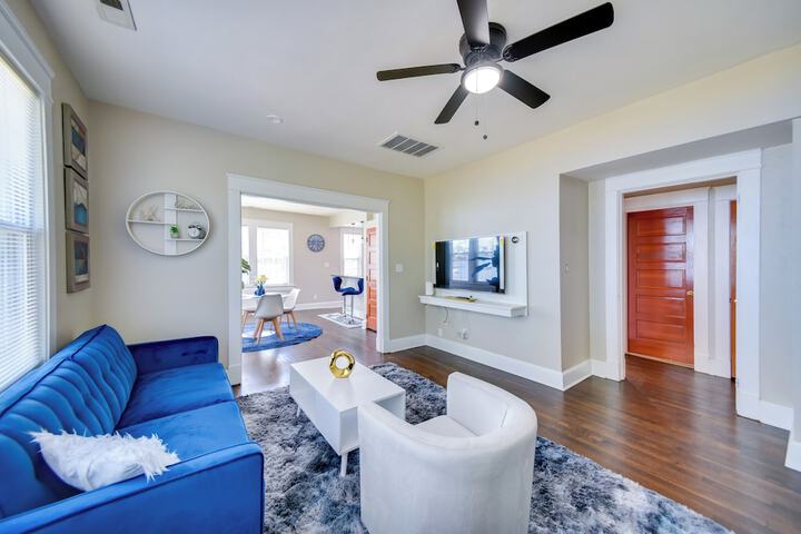 Modern Portsmouth Apartment: Walk to Norfolk Ferry
