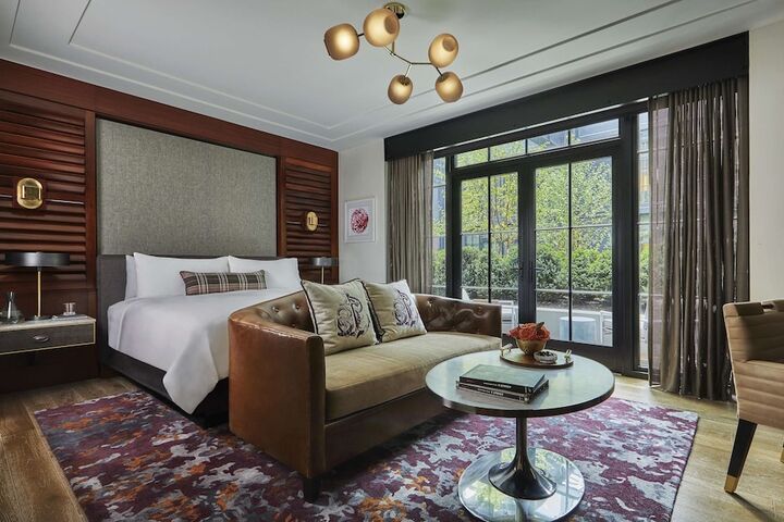 Room 51 of 148