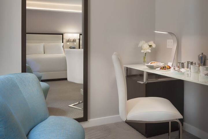 Room 14 of 22