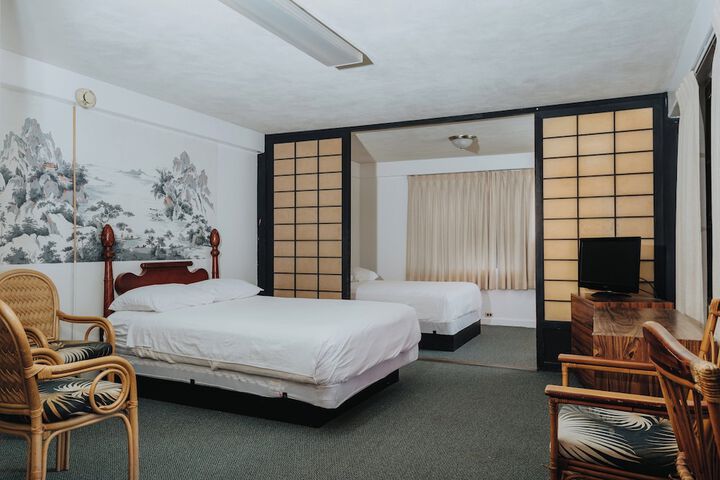 Room 47 of 90
