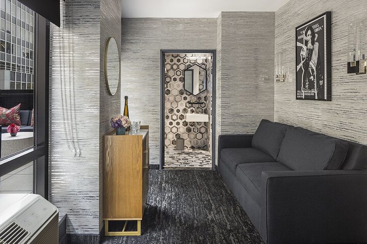 Room 15 of 32