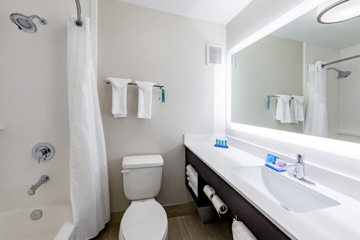 Holiday Inn Express & Suites Hood River by IHG