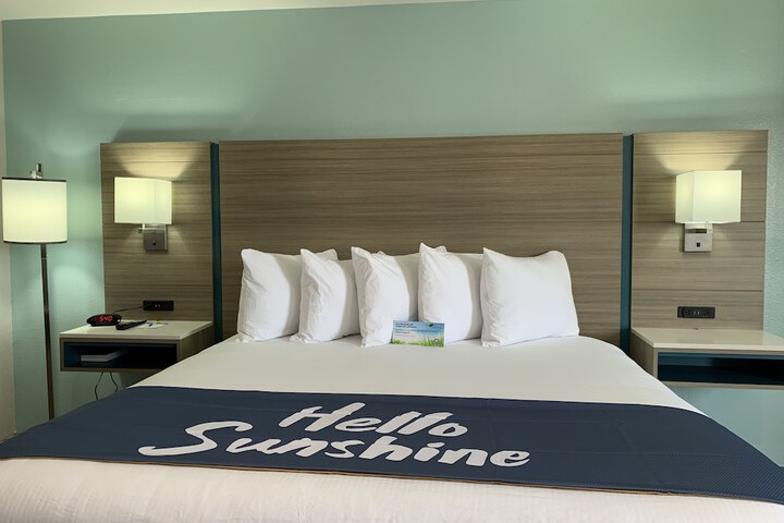 Room 15 of 18