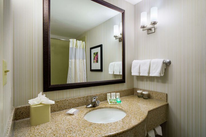 Hilton Garden Inn Edison / Raritan Center