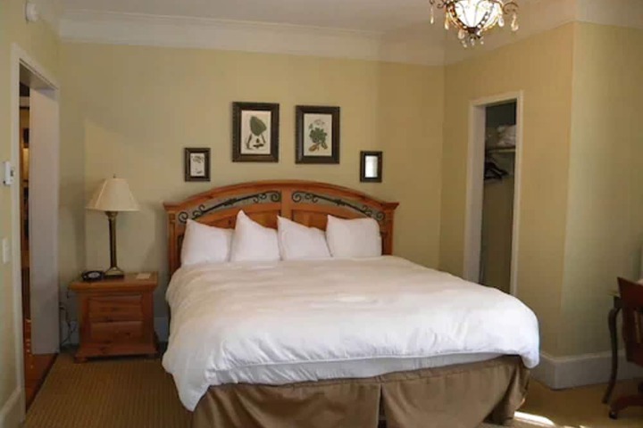 Room 44 of 60