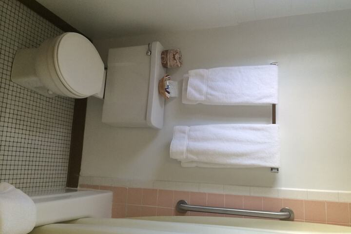 Room 21 of 38