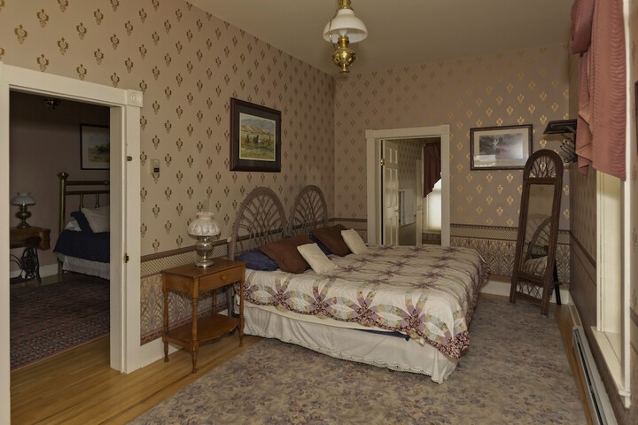 Room 103 of 115