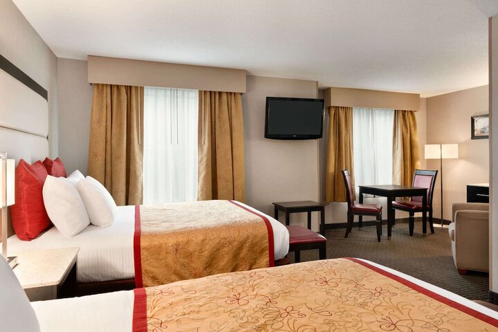 Room 17 of 28