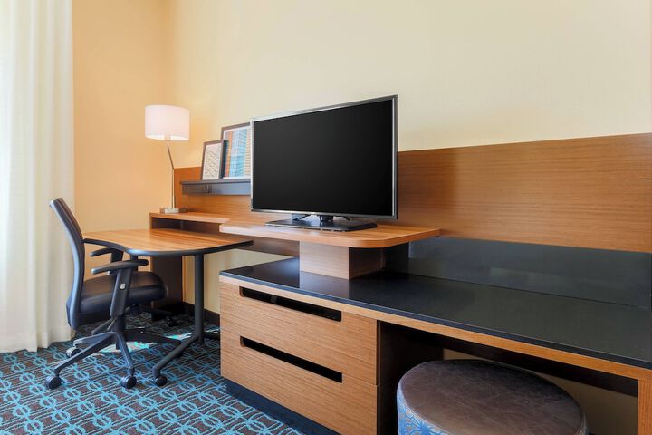 Room 11 of 27