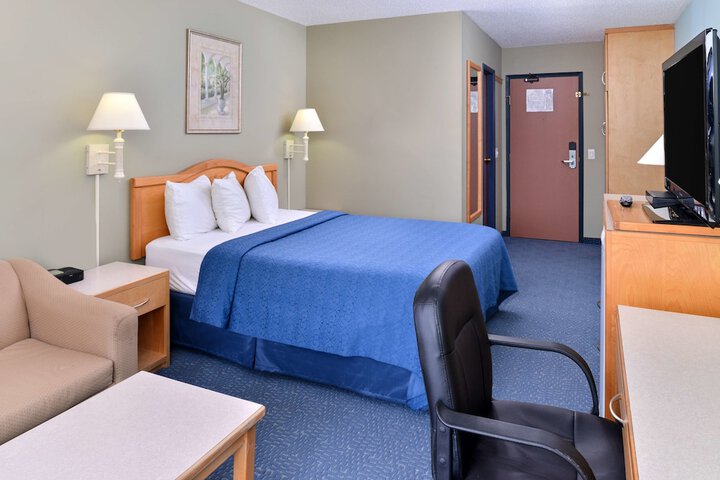 Room 17 of 63
