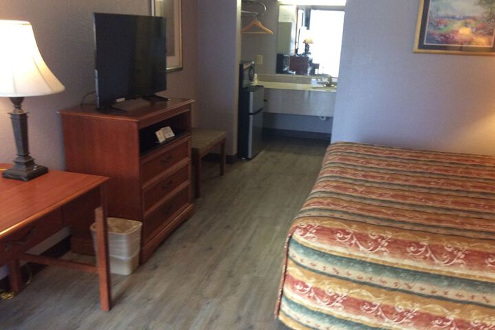Room 22 of 42