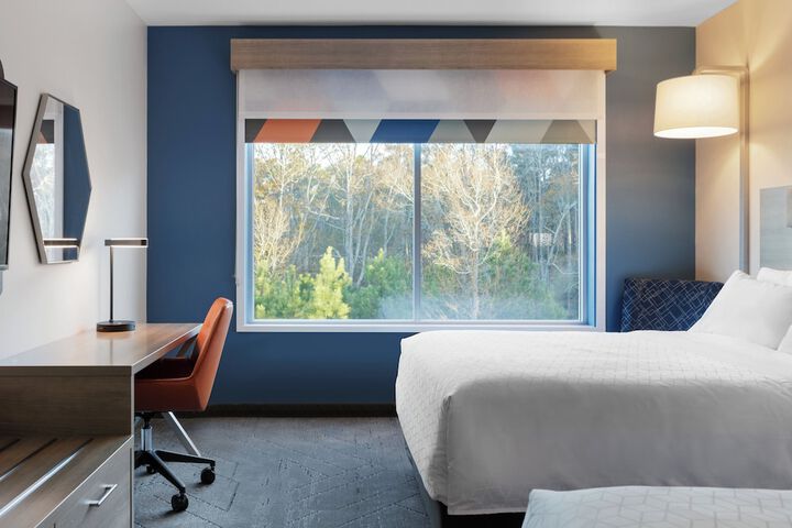 Room 10 of 31