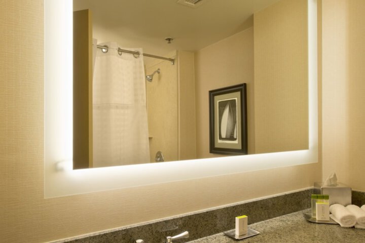 DoubleTree by Hilton Boston North Shore