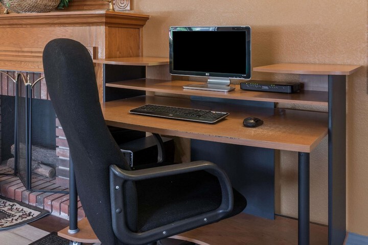 Business Center 23 of 23