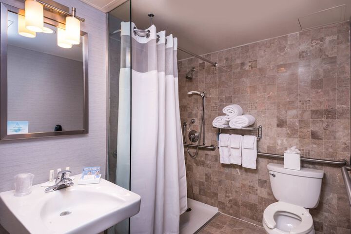 Room 14 of 28