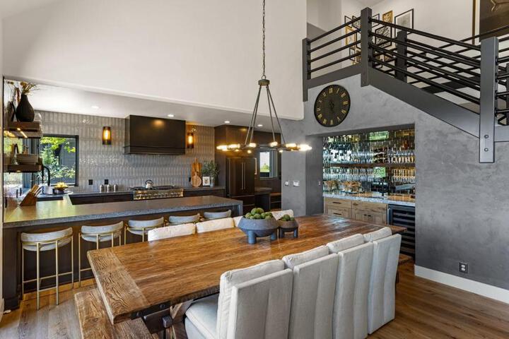 Escape to Wine Country Luxurious Getaway Awaits