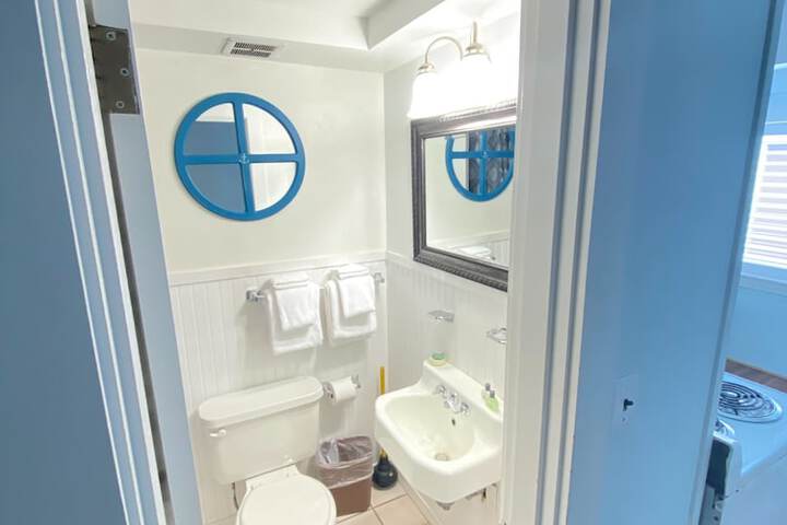 Room 44 of 231