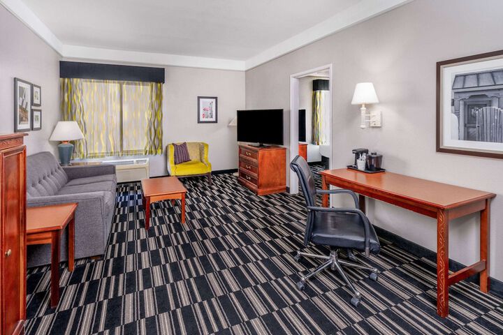 Room 13 of 40