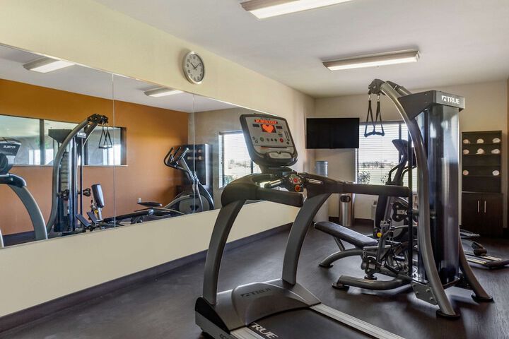Comfort Suites Plainview
