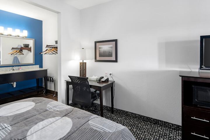 Room 34 of 51