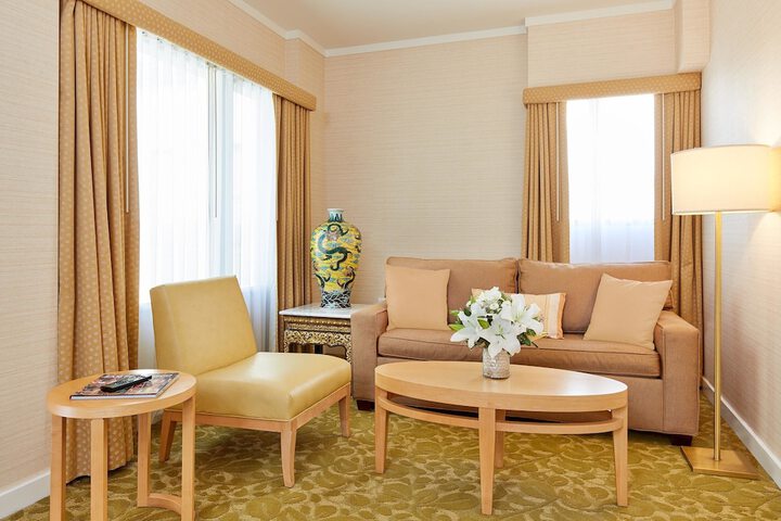 Room 18 of 33