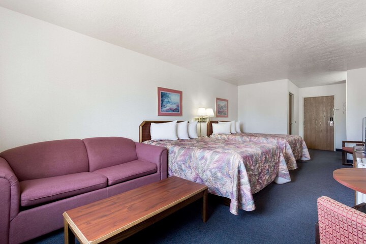 Room 34 of 54