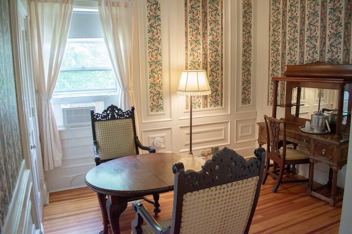 Room 46 of 132