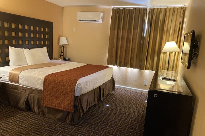 Room 35 of 64