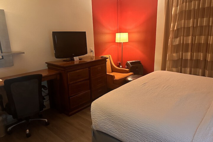 Ramada by Wyndham Anchorage