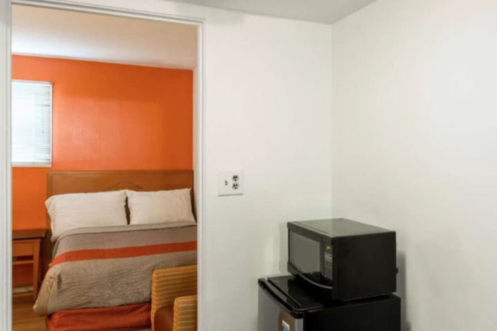 Room 8 of 25
