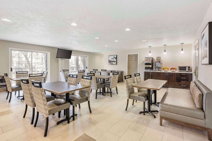Best Western Plus Grand Manor Inn