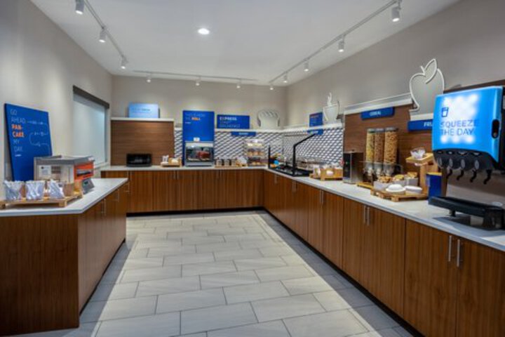 Breakfast/Coffee Service 203 of 245