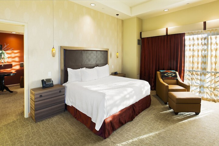 Room 34 of 77