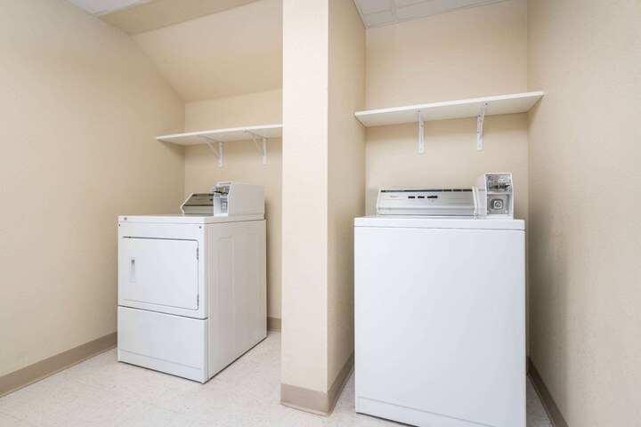 Room 40 of 64
