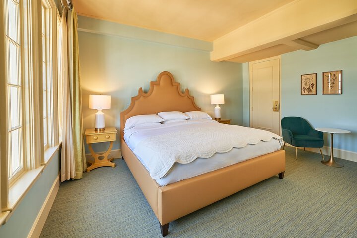 Room 44 of 70