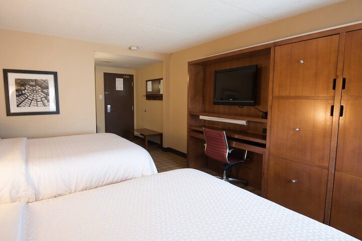 Room 13 of 35